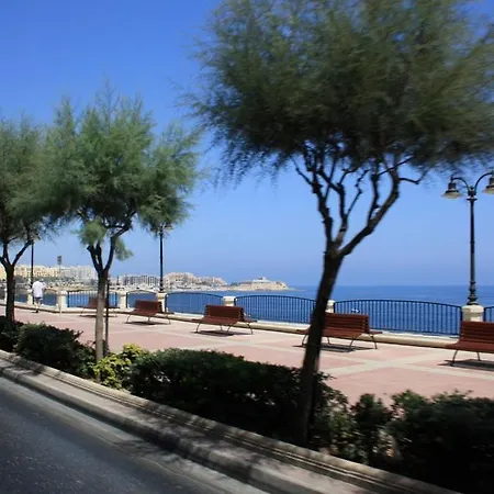 2br Great Location With Terrace Apartament Sliema