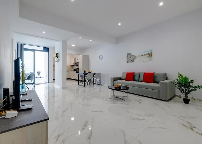 2br Great Location With Terrace * Σλιέμα