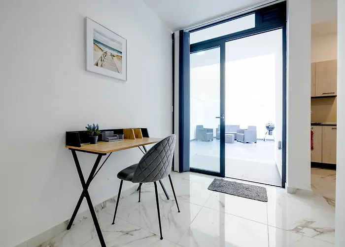 2br Great Location With Terrace Σλιέμα