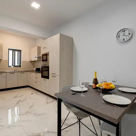 2br Great Location With Terrace Apartment Sliema