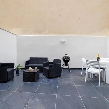 2br Great Location With Terrace شقة *