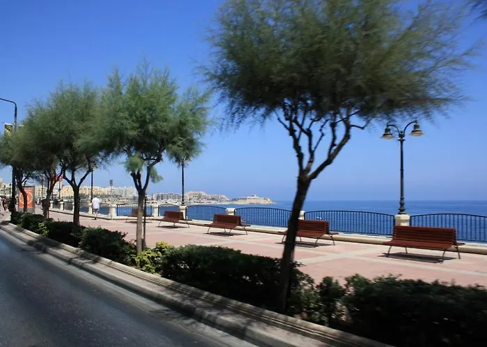 2br Great Location With Terrace Apartamento Sliema