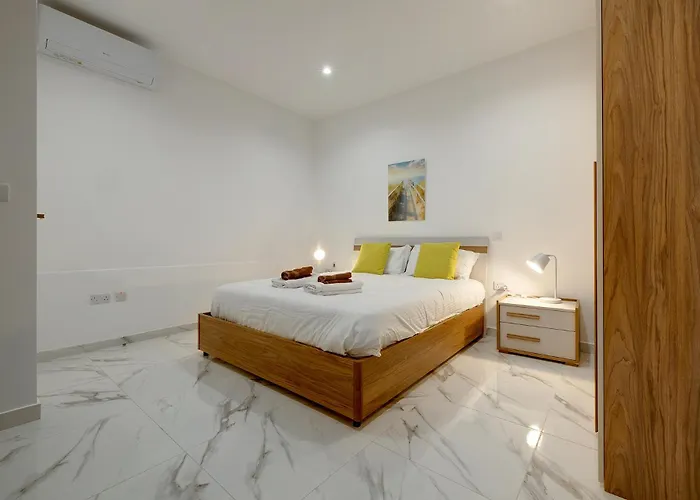 Apartament 2br Great Location With Terrace Sliema