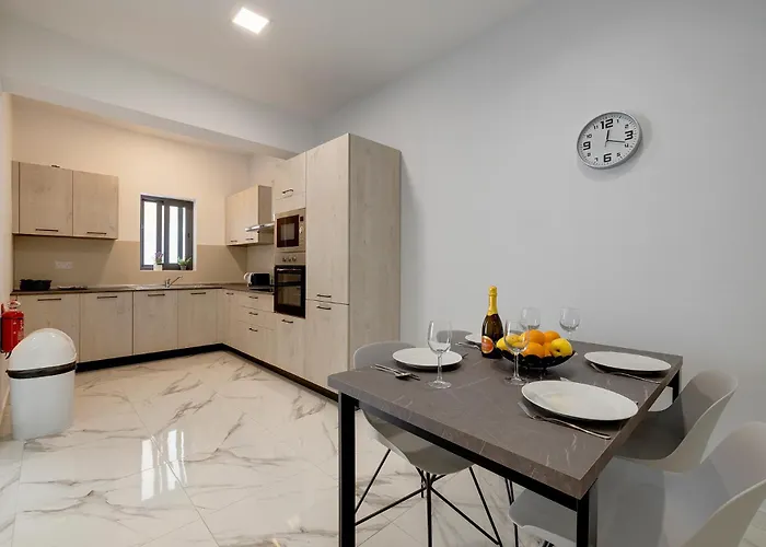 2br Great Location With Terrace *