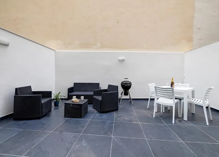 2br Great Location With Terrace Apartament *