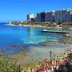 2br Great Location With Terrace דירה