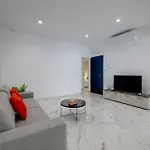 דירה 2br Great Location With Terrace