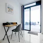 2br Great Location With Terrace סליאמה