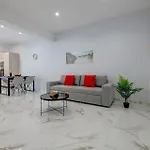 דירה 2br Great Location With Terrace *