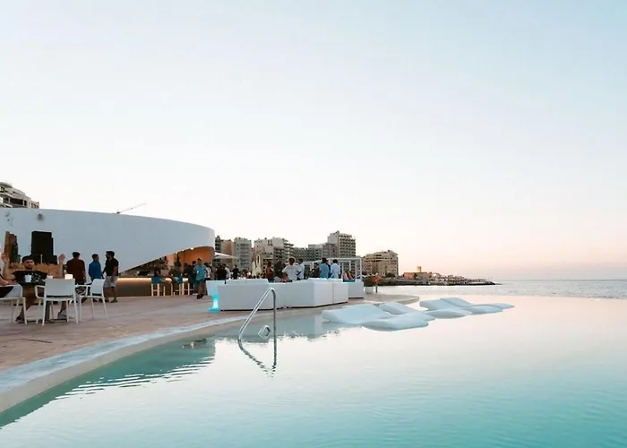 2br Great Location With Terrace Appartamento