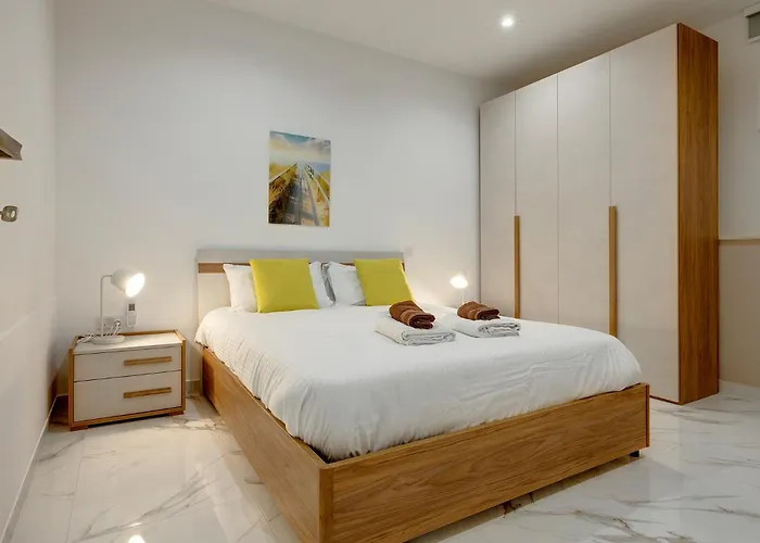 Appartamento 2br Great Location With Terrace Sliema